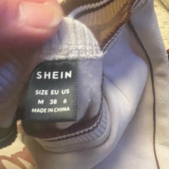 Young lady oversized Las Vegas sweatshirt - Picture 3 of 3